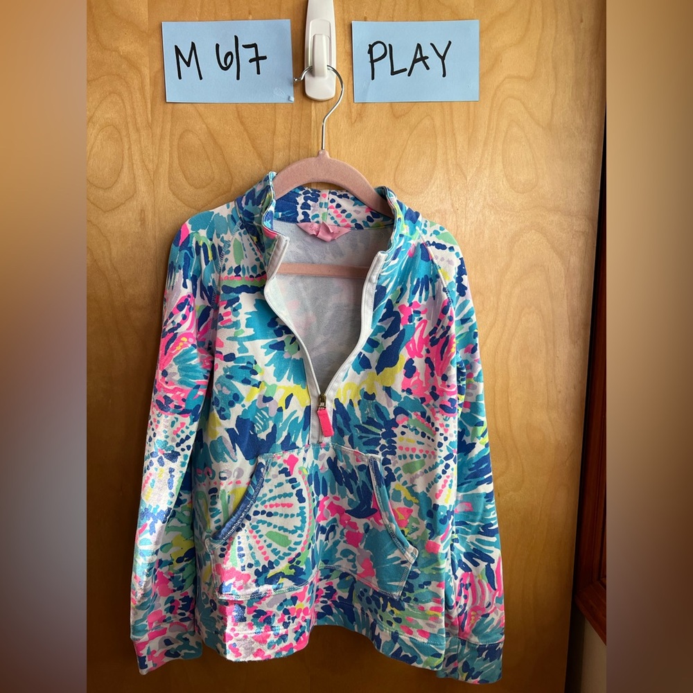 Lilly Pulitzer girls quarter zip pullover. Size M 6/7, play condition